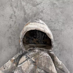 Camouflage hooded jacket with zipper, perfect for outdoor adventures and family gifts