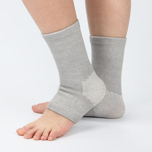 Gray ankle support socks with ribbed texture for comfort and fit