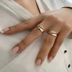 Elegant rose gold rings with sparkling crystals, perfect for women's fashion and gifting